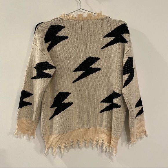 SHEIN Cream & Black Lightning Bolts Distressed Oversized Sweater - Picture 4 of 9